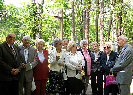 Grupa diamentowo-żelaznych jubilatów (roczniki 1950 i 1945)