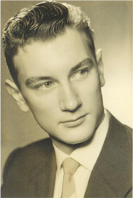 Dziennikarz RWE w Monachium (1952 r) Dziennikarz RWE w Monachium (1952 r)